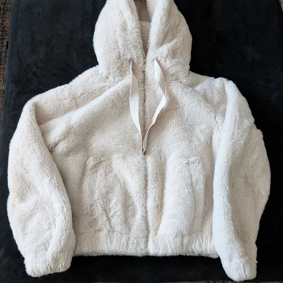 Faux Fur Hooded Cream Beige Cropped Jacket Elevated Loungewear Quiet Luxury XS - Picture 8 of 13